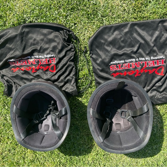 Medium & Large Daytona Helmets Half Skull Cap Motorcycle Helmet – DOT Approved - Picture 2 of 3